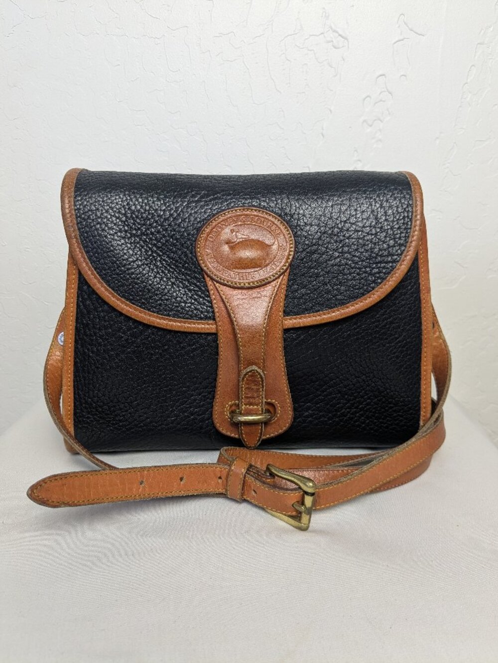 Vintage Dooney Bourke AWL Large Carrier Crossbody Black Tan Brass USA 80s